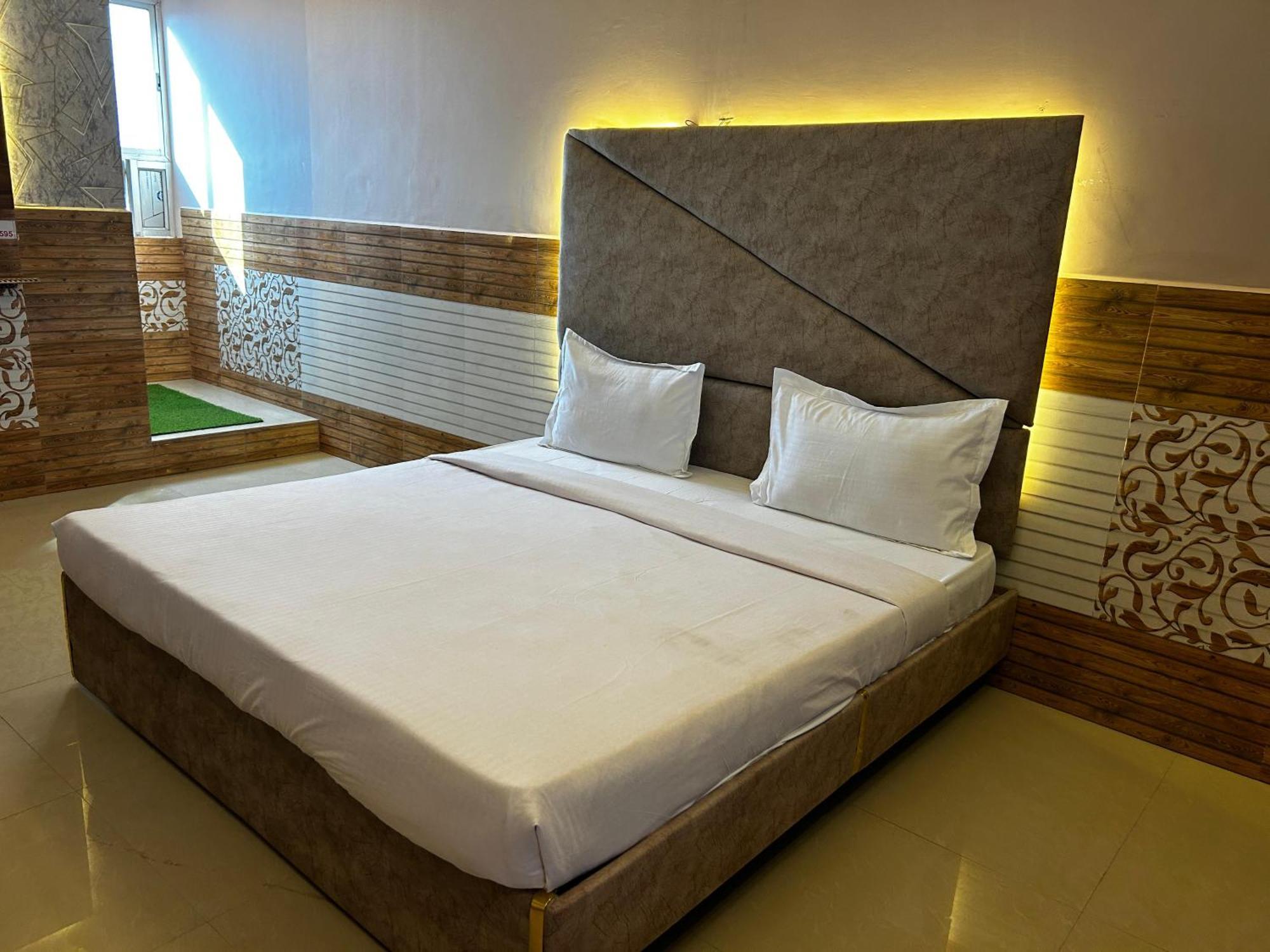 Hotels7Apple Mahoba المظهر الخارجي الصورة